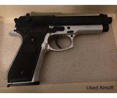 Vintage 1986 Yonezawa M92F Custom Beretta Airsoft Pistol In Original Packaging - Image 2