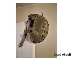 Tan tactical helment