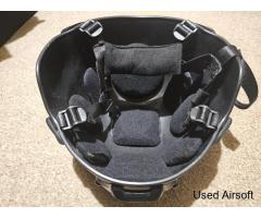 Black helmet - Image 4