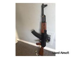 Ak aeg very lightweight  with holo sight 3 high cap mags