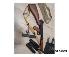 Thompson Snow Wolf (wooden kit) with 4 Magacines and LiPo battery