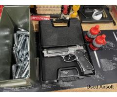 KROWN LAND M92 CHROME 4.5MM - LOADS OF BB'S AND CO2