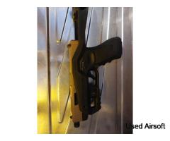 Glock 17 + aw drum mag + holster + mags