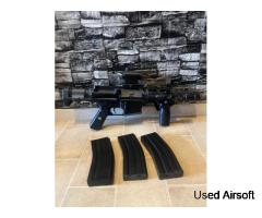 AIRSOFT - RARE WE R8 AEG + micro T1 red dot + surefire lamp - 3 140bb magazines - Image 2