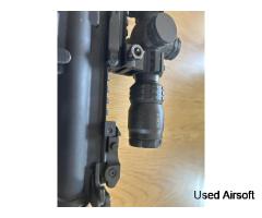 EMG Lancer Systems L15 Defense M4/AR-15 AEG; 8", Real Carbon Fibre - Image 4