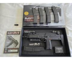 Tokyo Marui MP7A1 GBB plus 5 x mags