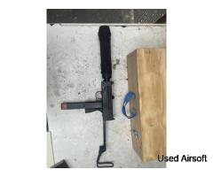 Smiles and giggles -Mac 11 - Image 2