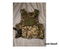 Airsoft USMC Digital Camo Woodland MOLLE Combat Assault Plate Carrier Vest
