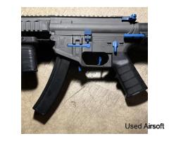 King Arms PDW 9mm SBR Airsoft Rifle, Red Dot Sight , 2 Mags, PEQ 15, Foregrip - Image 3