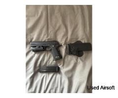 We 2011 gbb with retention holster and flash light - Image 2