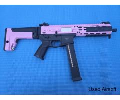 Double Eagle M917G UTR45 Submachine Gun, pink and black, slight wear - Image 2