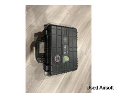 Tokyo Marui 4.3 Hi Capa with box, 4 extended mags, and 1 regular mag - Image 4
