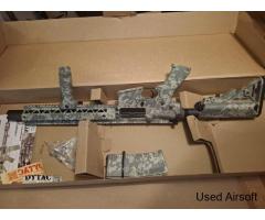 Dytac Invader RECON M4 AEG in Digital Desert camo - Image 4