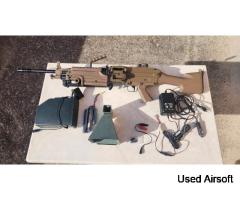 Pack M249 Minimi Mk2 Marine Tan - AEG full metal + accessories