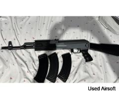 Ak47 with 3 mags