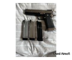 Hi-Capa / 2011 Gas Blowback Airsoft Pistol + 3 Magazines