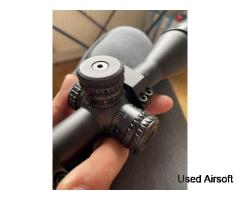 Theta Optics 2.5-10x40AOE Scope with offset scope mount - Image 3