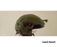 FAST HELMET WITH EARMOR COMMS SYSTEM