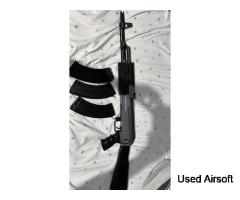 Ak47 with 3 mags