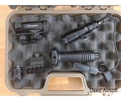 Aimpoint sight, SF weapon light