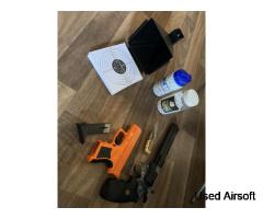 Airsoft revolver and target bundle