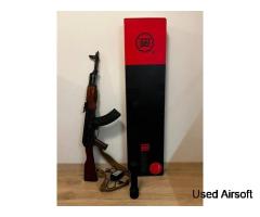 E&L EL-A101S Airsoft AKM AEG Rifle – 6mm – Minimal Use – With Accessories - Image 3