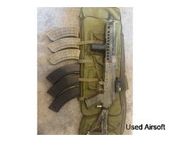 AK-With holo/6mags/rifle bag