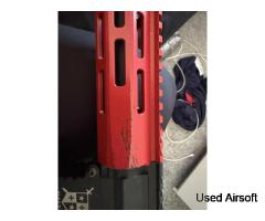 Delta Armory DA-C11 WRAITH™ 10” M-LOK SilentOps M4/AR-15 AEG (Two-Tone Red/Black) - Image 2