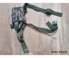 Universal pistol holster