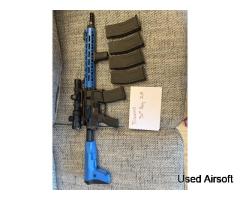 G&G MGCR 556 12″ GBBR – Vortex Crossfire II 1-4×24 – 5 Mags – 2 Tone Blue