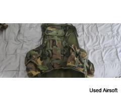 M10 woodland jacket and vest with unused olive green mask - Image 3