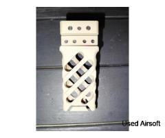 Tan Rifle Foregrip - Picatinny Mount - With cr123a battery storage