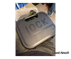 Glock 17 dual ammo co2 blowback air pistol.