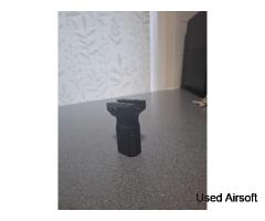Grip hand