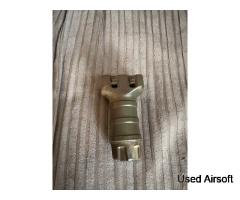 20mm vertical grip