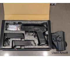 Umarex HK USP Compact GBB bundle - Image 2