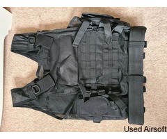 Black Tactical Vest - Image 2
