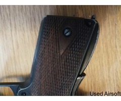 WE 1911 with 4 magazines and real walnut grips - Image 3