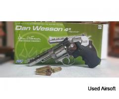 Dan Wesson 4" Revolver, holster, speedloader and CO2 - Image 2
