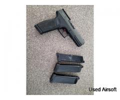Combat adaptive co2 pistol + 4 mags - Image 2