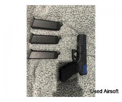 We g17 with 3 co2 mags holster and hard mag pouch