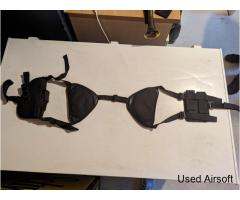 Adjustable shoulder holster for gun and magazines - Image 3