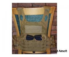 Tan Plate Carrier with Mag Pouch and Metal Plates