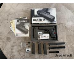 Tokyo Marui Glock 17 - 3rd Generation Blow Back - 4 magazines, laser, metal slide & extras