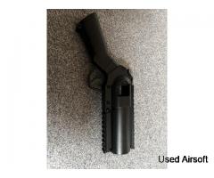 Hand held 40mm grenade launcher - Image 2