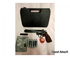 Bruni Guns Revolver Sport 7 series CO2 pistol 4.5mm, with case, CO2 and ammo and rail attachment.