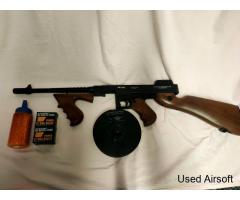Modle 1928 Thompson 6mm electric Airsoft submachine gun with ammo and bettery