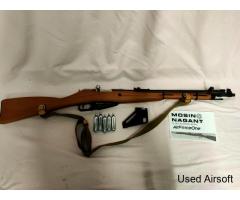 Mosin Nagant 4.5 mm CO2 rifle Air Force Once, comes with CO2 and mag. Extendable bayonet