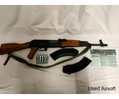 Kalashnikov AK47 - 4.5mm CO2 BB Air Rifle with 2 mags and CO2.