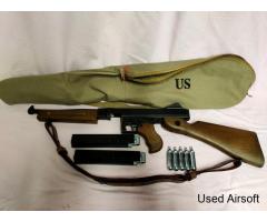 Umarex Legends Thompson M1A1 - 4.5mm BB CO2 Air Rifle with case, 2 mags and CO2